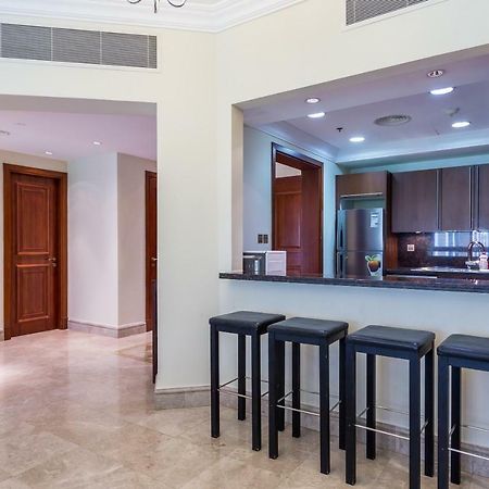 Beachfront Two Bedrooms On Palm Jumeirah By Deluxe Holiday Homes Dubai Eksteriør bilde