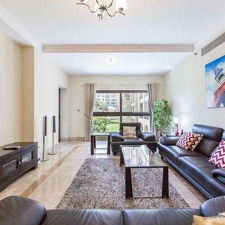 Beachfront Two Bedrooms On Palm Jumeirah By Deluxe Holiday Homes Dubai Eksteriør bilde