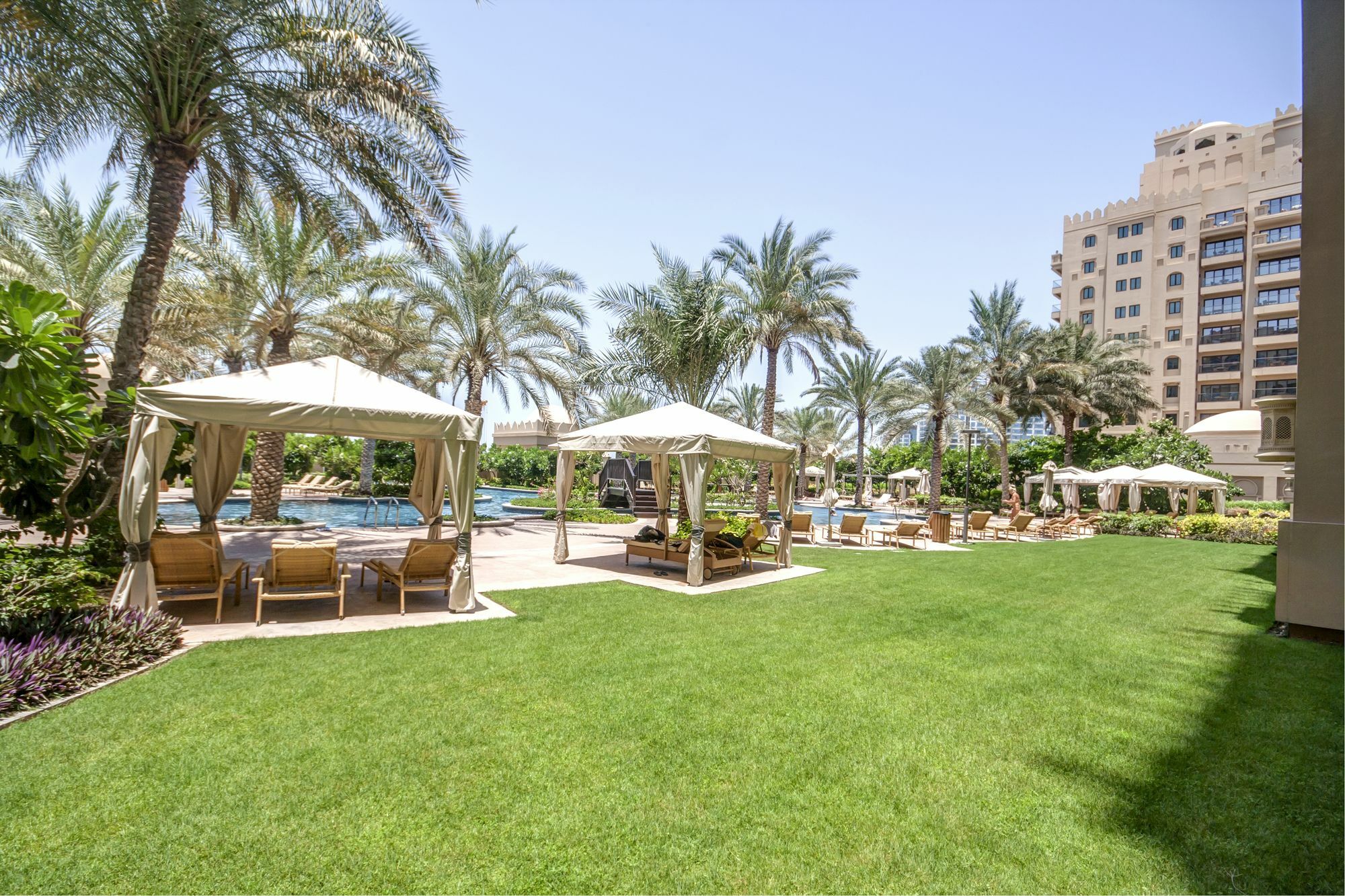 Beachfront Two Bedrooms On Palm Jumeirah By Deluxe Holiday Homes Dubai Eksteriør bilde