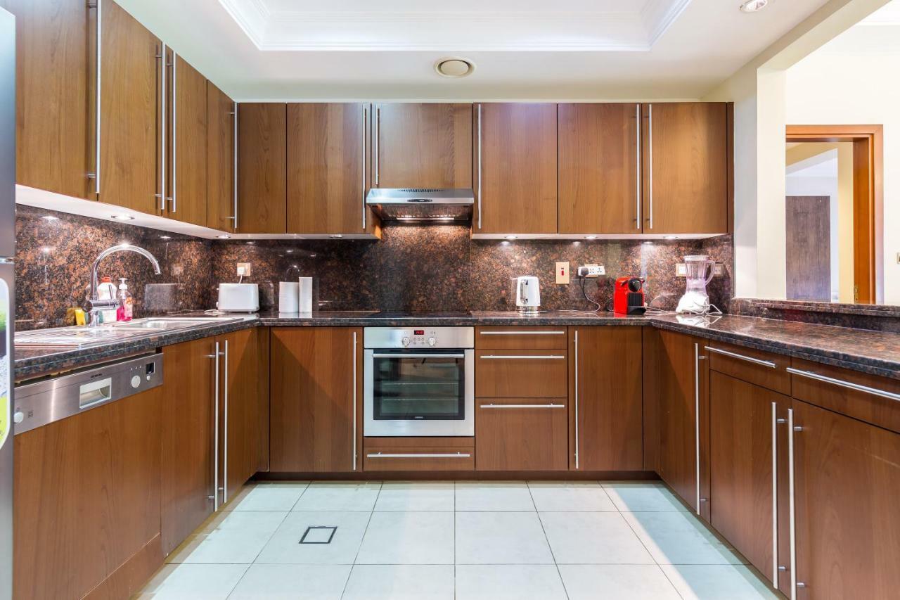 Beachfront Two Bedrooms On Palm Jumeirah By Deluxe Holiday Homes Dubai Eksteriør bilde
