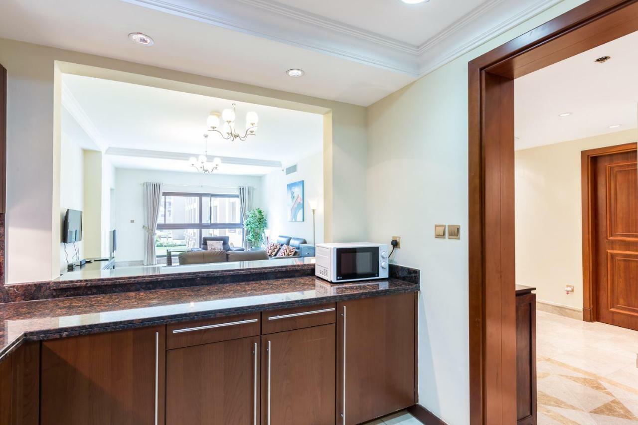 Beachfront Two Bedrooms On Palm Jumeirah By Deluxe Holiday Homes Dubai Eksteriør bilde