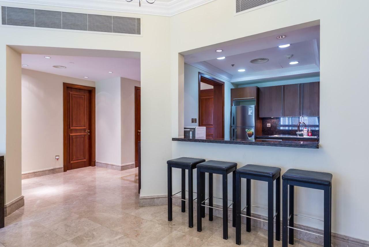 Beachfront Two Bedrooms On Palm Jumeirah By Deluxe Holiday Homes Dubai Eksteriør bilde