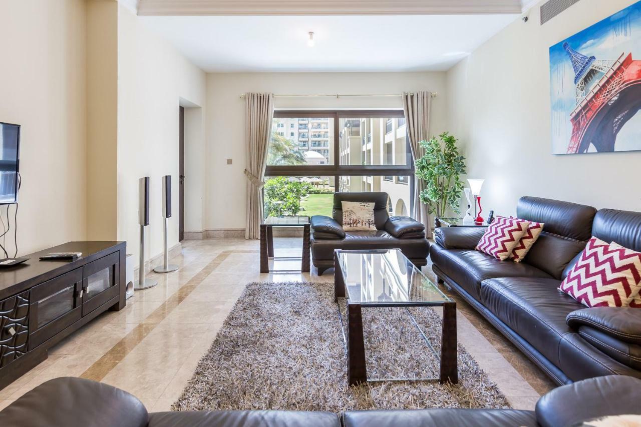 Beachfront Two Bedrooms On Palm Jumeirah By Deluxe Holiday Homes Dubai Eksteriør bilde