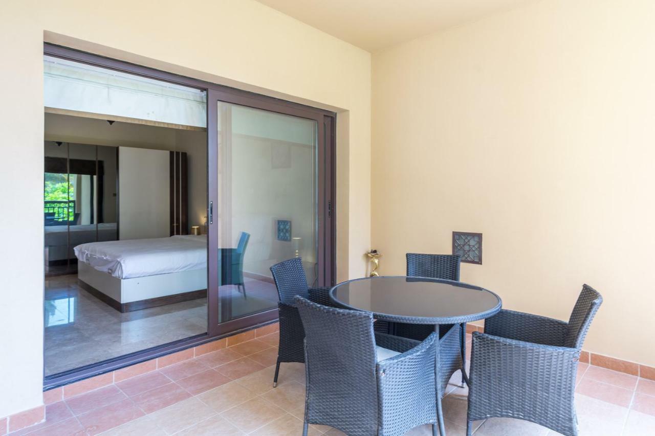 Beachfront Two Bedrooms On Palm Jumeirah By Deluxe Holiday Homes Dubai Eksteriør bilde