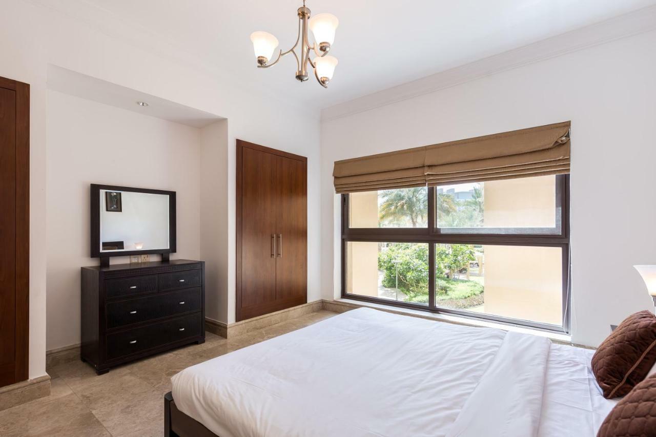 Beachfront Two Bedrooms On Palm Jumeirah By Deluxe Holiday Homes Dubai Eksteriør bilde